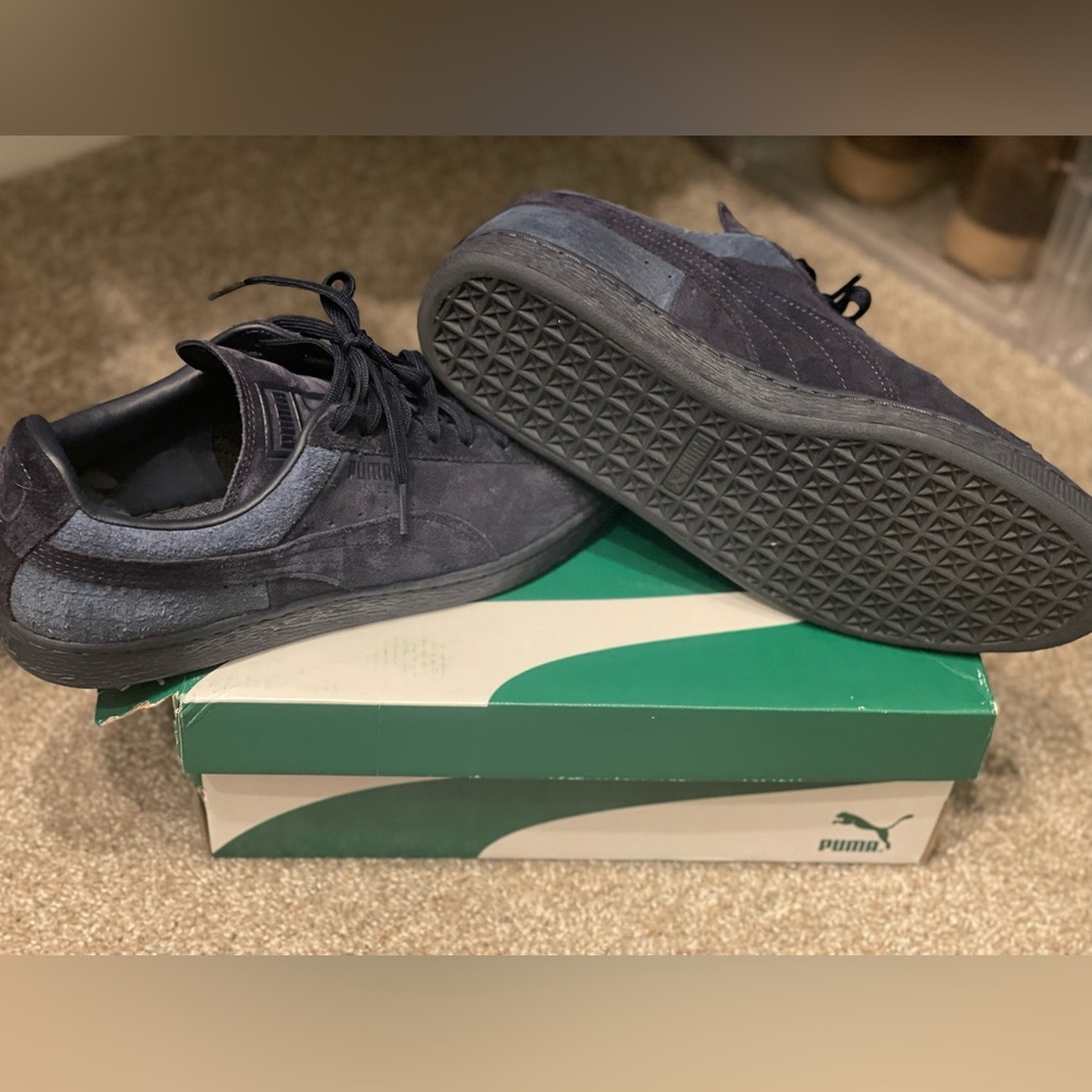 Men’s Navy Blue Suede Puma Sneakers